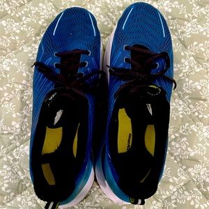 Men’s Saucony Endorphin Shift in blue. Size 12. Good used condition